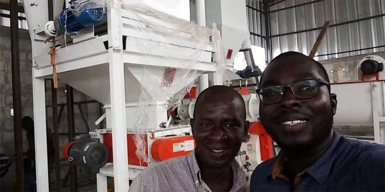 kasus perusahaan terbaru tentang Pabrik pakan ayam 1-2t / jam di Pantai Gading